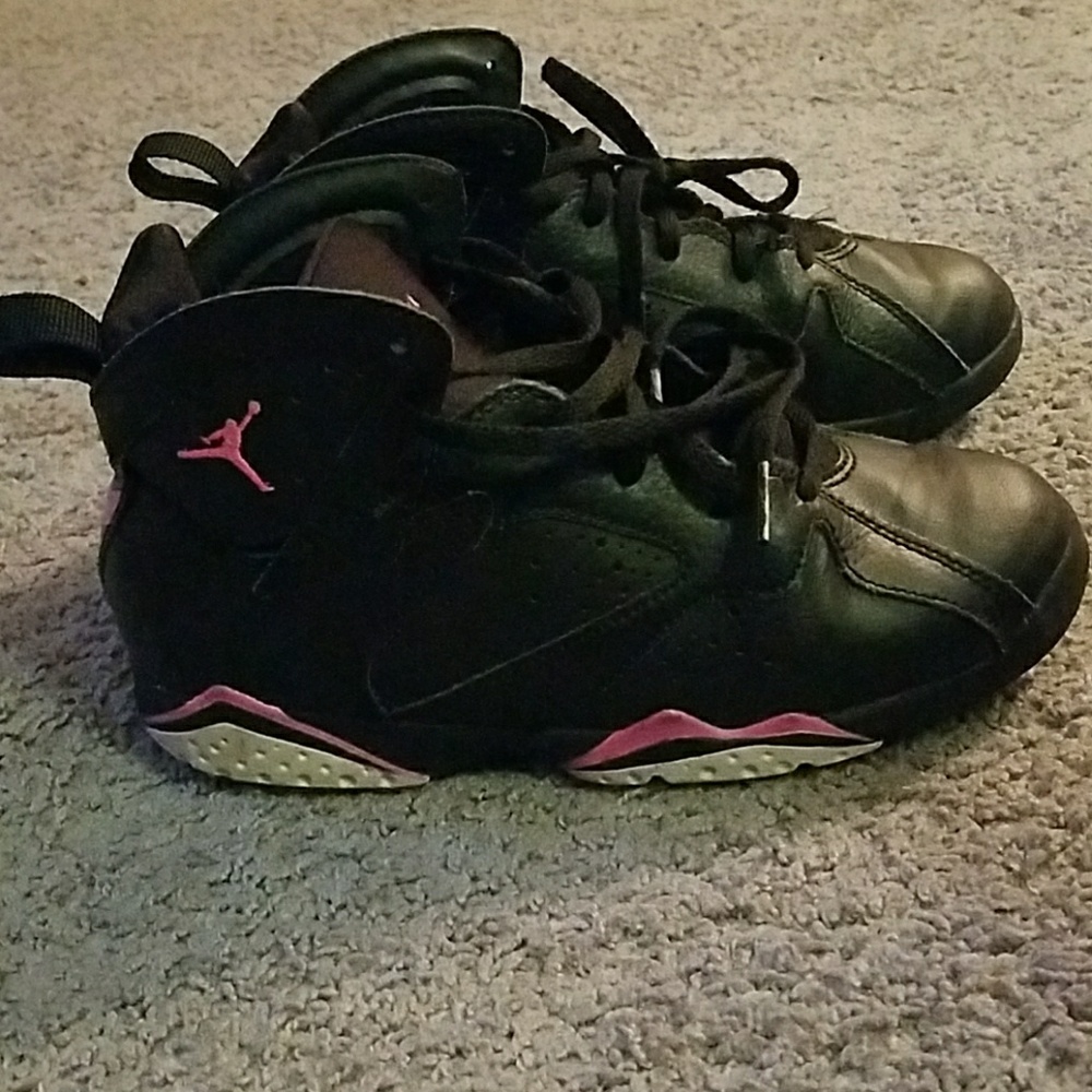 Retro 7 Girls Pink & Black Jordan's
